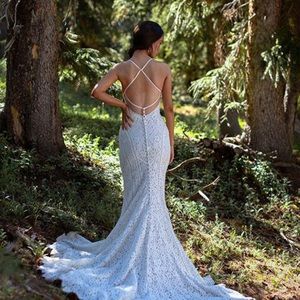 New Waverly Bride Shelby wedding dress fits 4-6